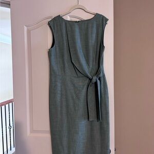 Ann Taylor Sleeveless Sage Green//Light Green Midi Dress
